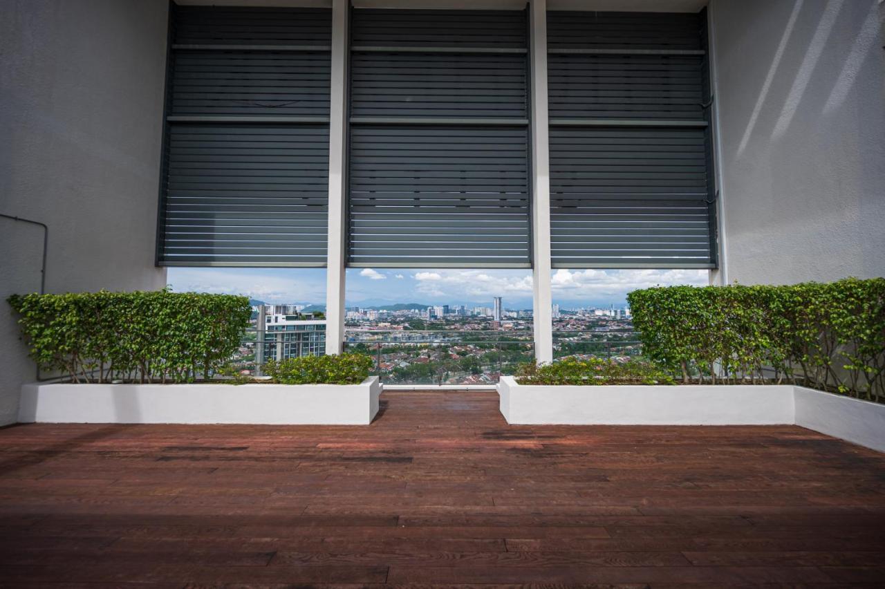 Highpark Suites By Airhost Petaling Jaya Exterior photo